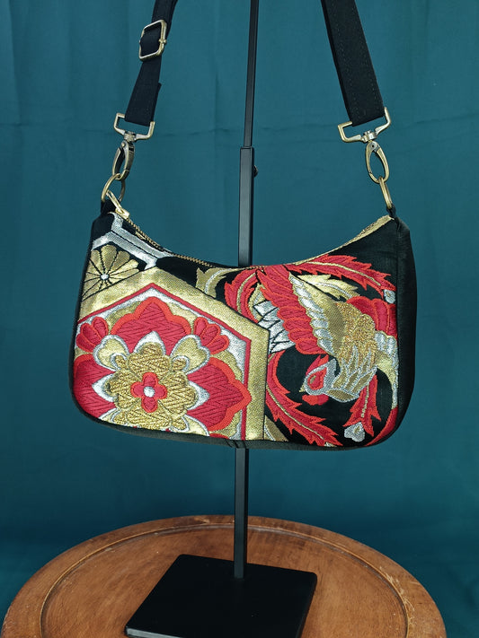 Sac baguette unique en tissu japonais vintage (obi). Fait main en France. Élégance, symboles japonais et upcycling textile.