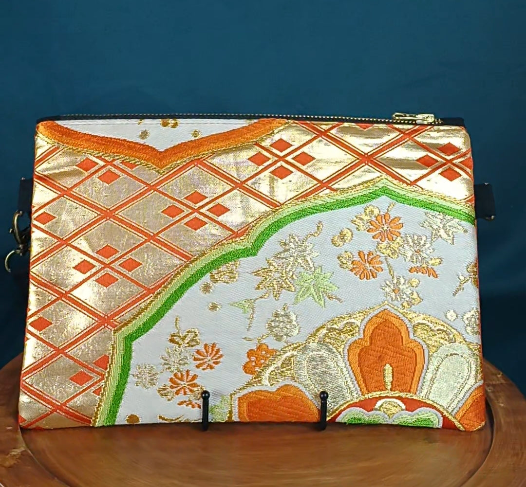 Nara - La pochette de soirée - Motif Momiji Ume