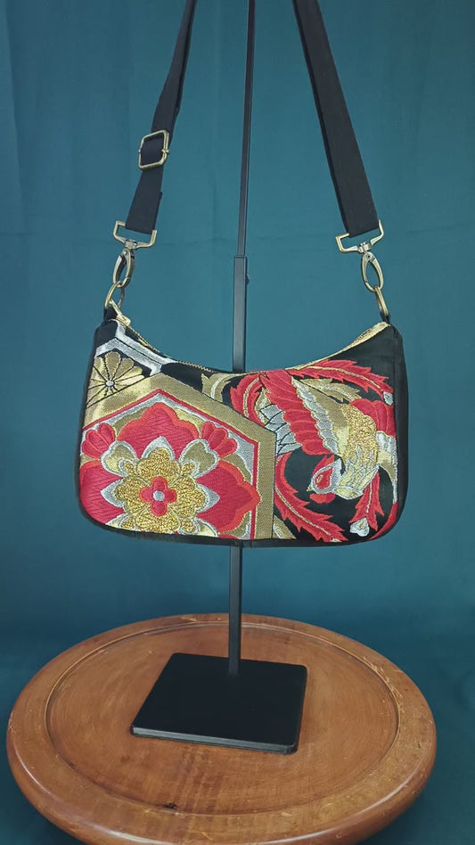 Sac baguette unique en tissu japonais vintage (obi). Fait main en France. Élégance, symboles japonais et upcycling textile.